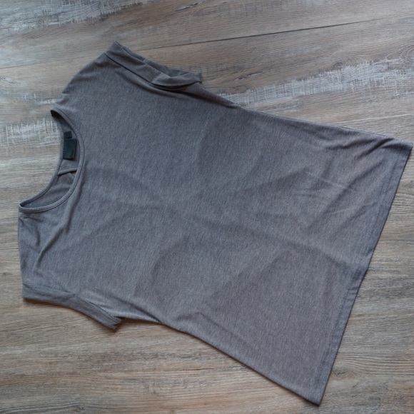 Grey T-shirt - Picture 3 of 4